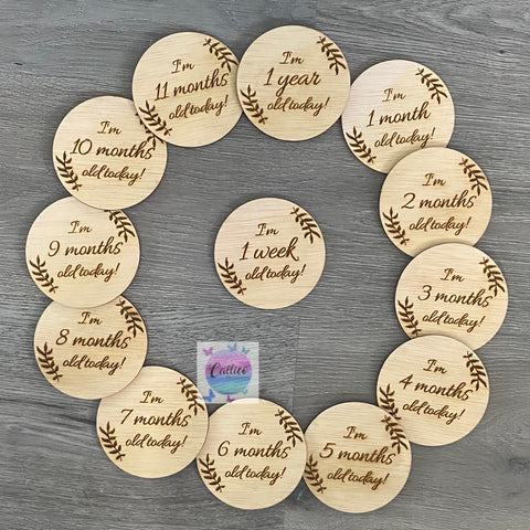 Leaf Design Wooden Engraved Baby Milestone Discs