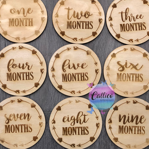 Baby Heart/Arrow Wreath Wooden Engraved Milestone Discs